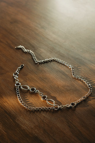 "Dancing with myself" chain belt