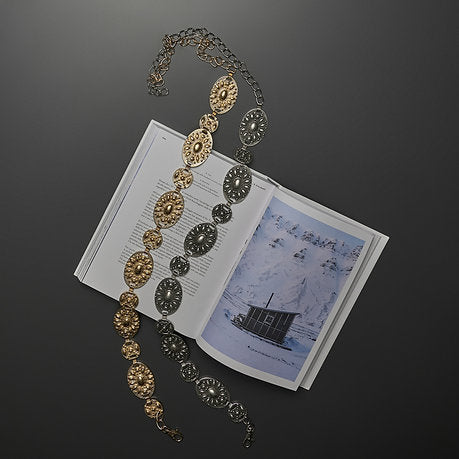 "My universe" chain belt