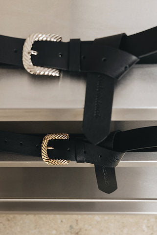 “So lonely” leather belt Nickel Details