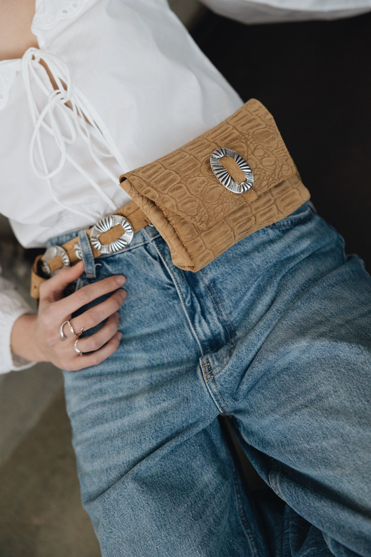 "Don't stop believin'" beltbag, honey suede