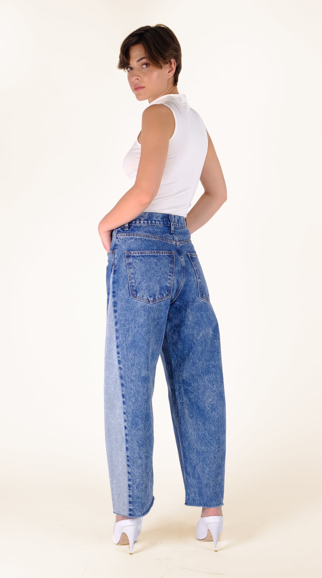 GWEN SUPER S/W REVERSED