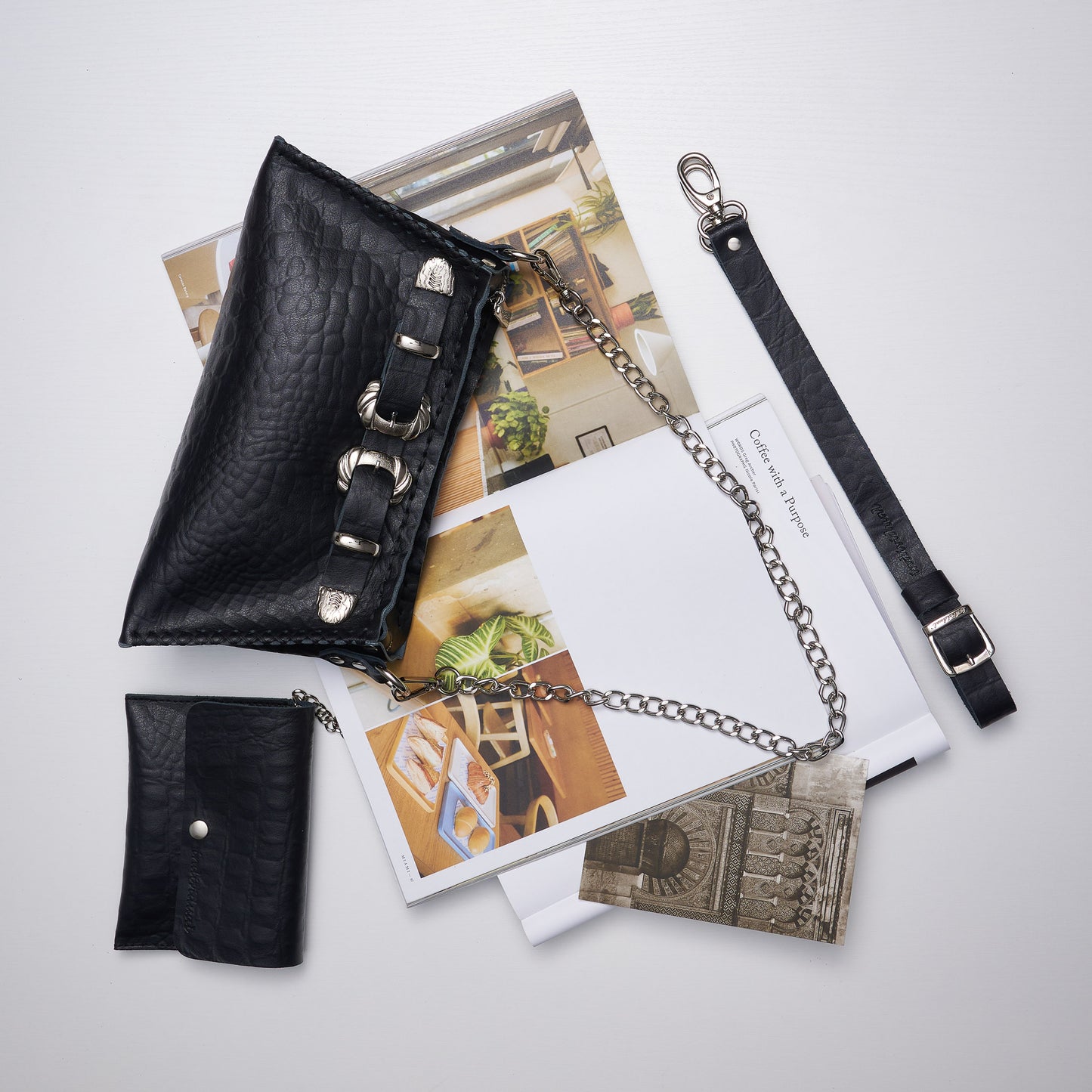 "Love is a battlefield" shoulder bag
