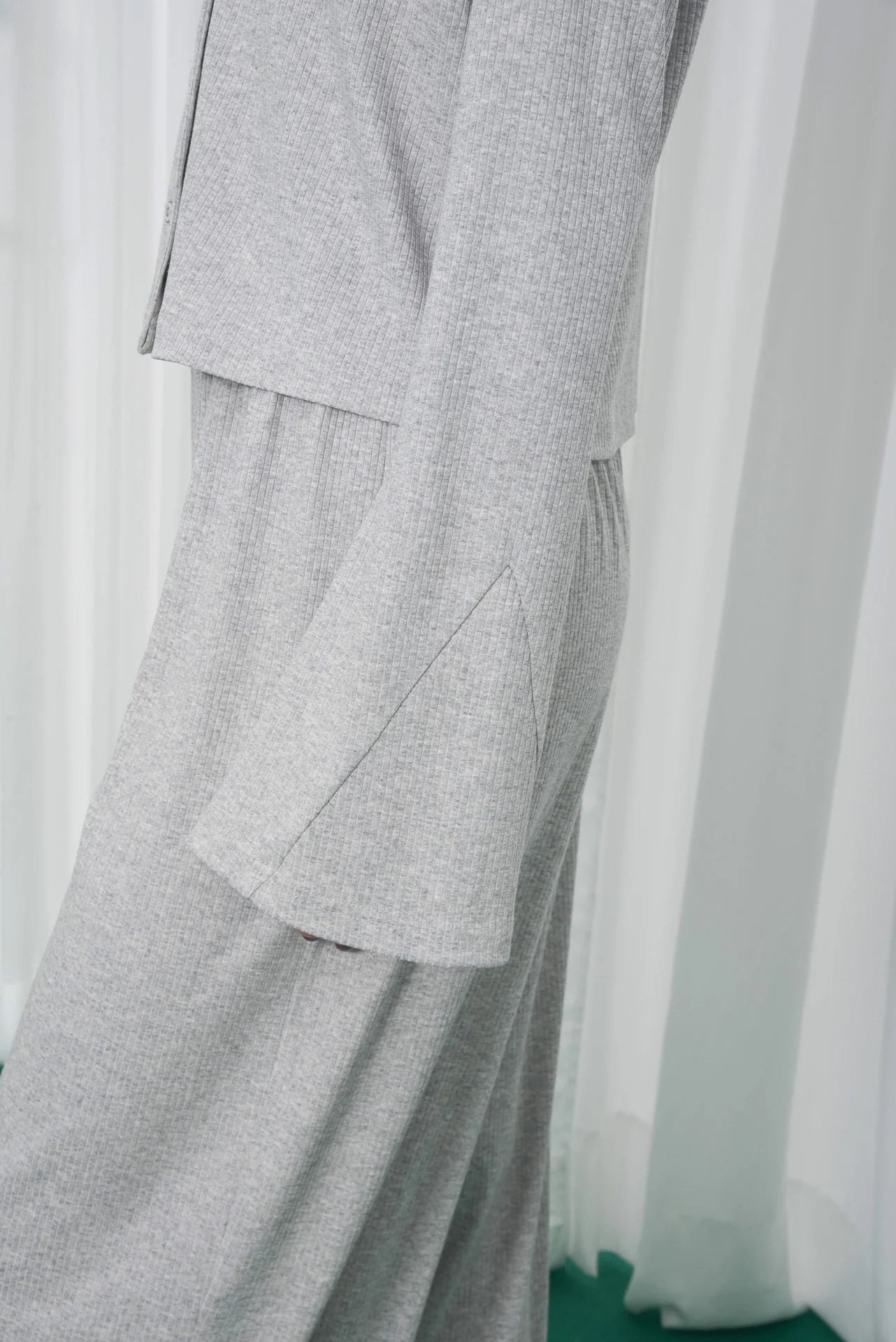 REFLECT TOP GREY