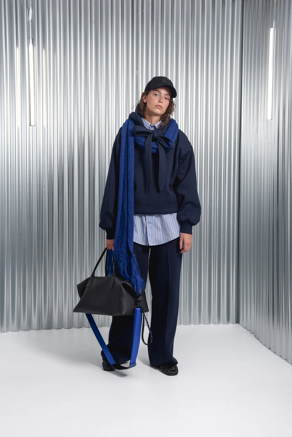 ARATA HOODIE BLUE