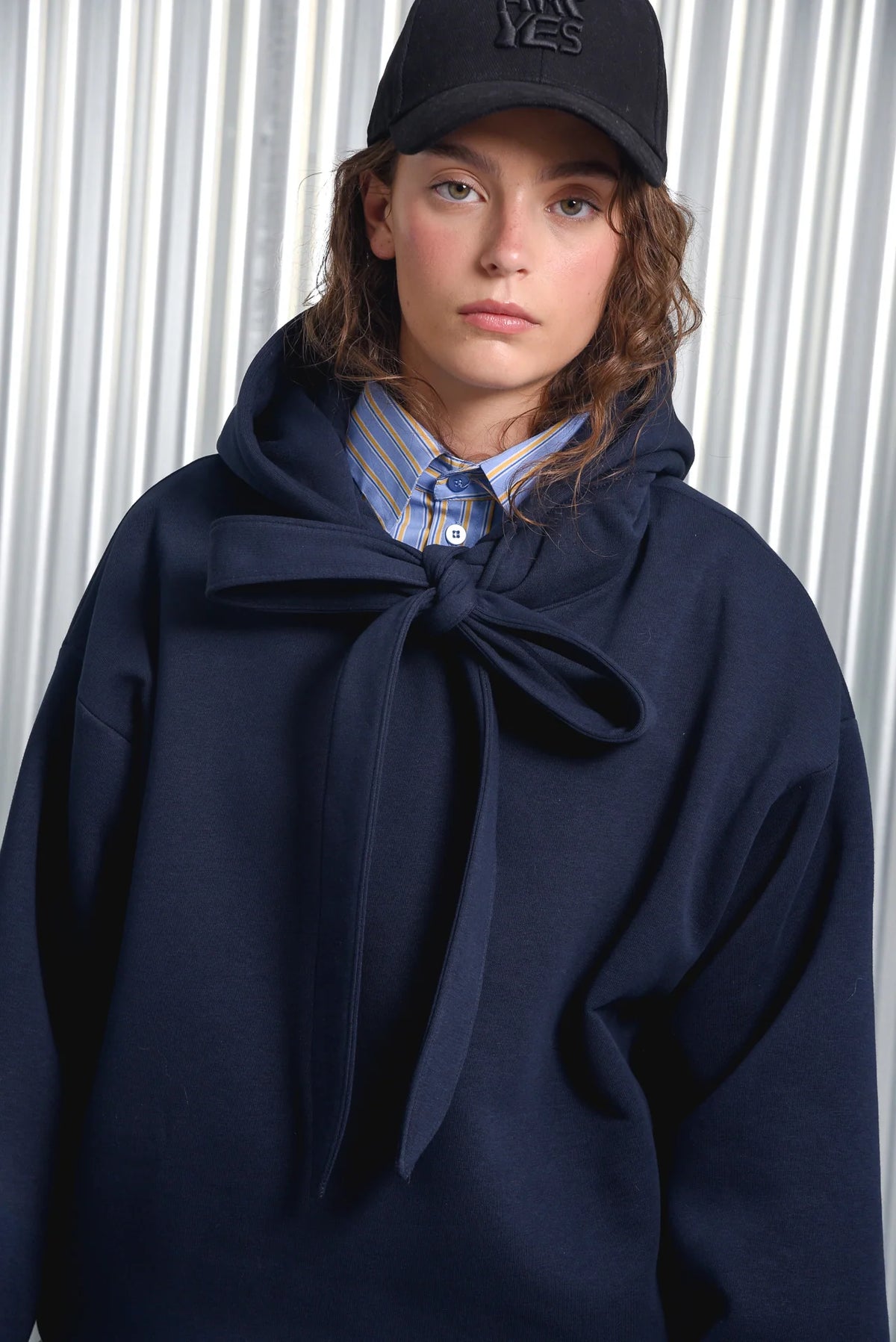 ARATA HOODIE BLUE