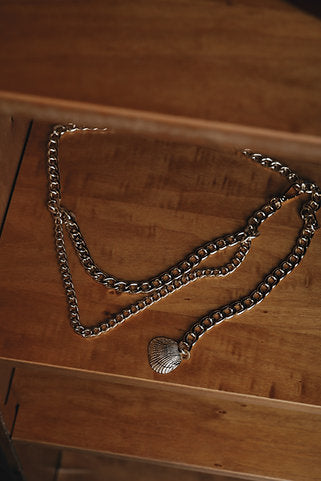 "Summer wine" chain belt