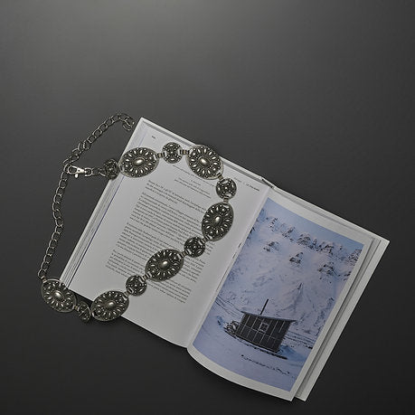 "My universe" chain belt