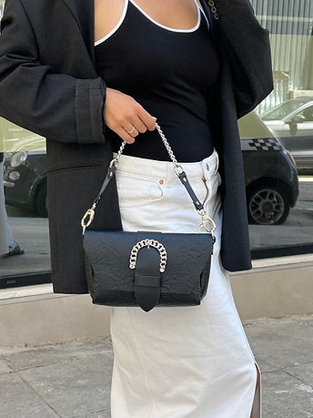 "Moving on" shoulder bag