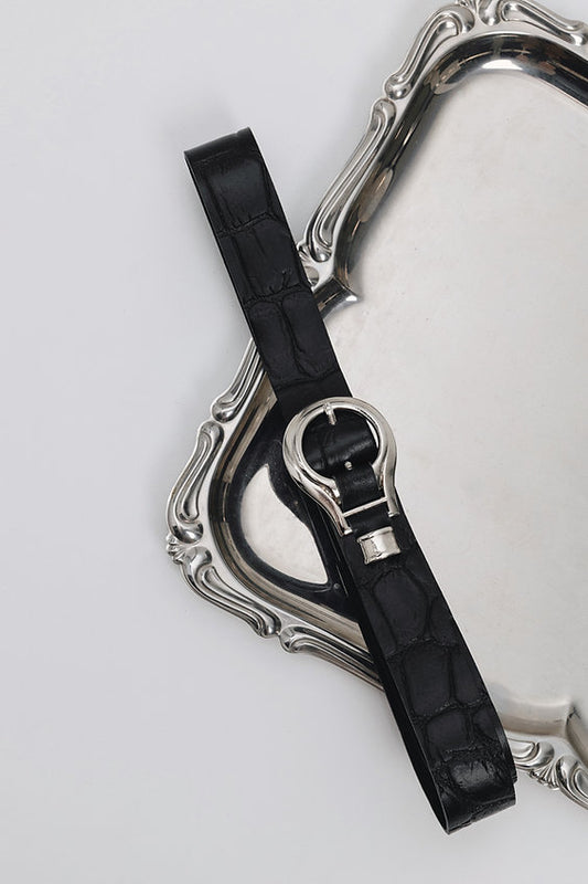 "Middle of the road" leather belt