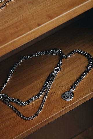 "Summer wine" chain belt