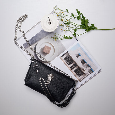 "On my mind" shoulder bag