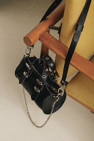 "Unstoppable" barrel bag