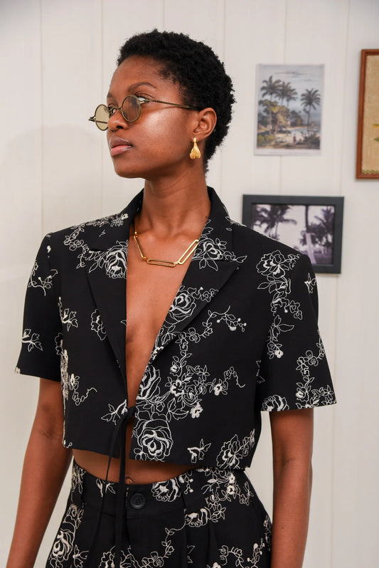 MI LUV YUH CROP BLAZER BLACK