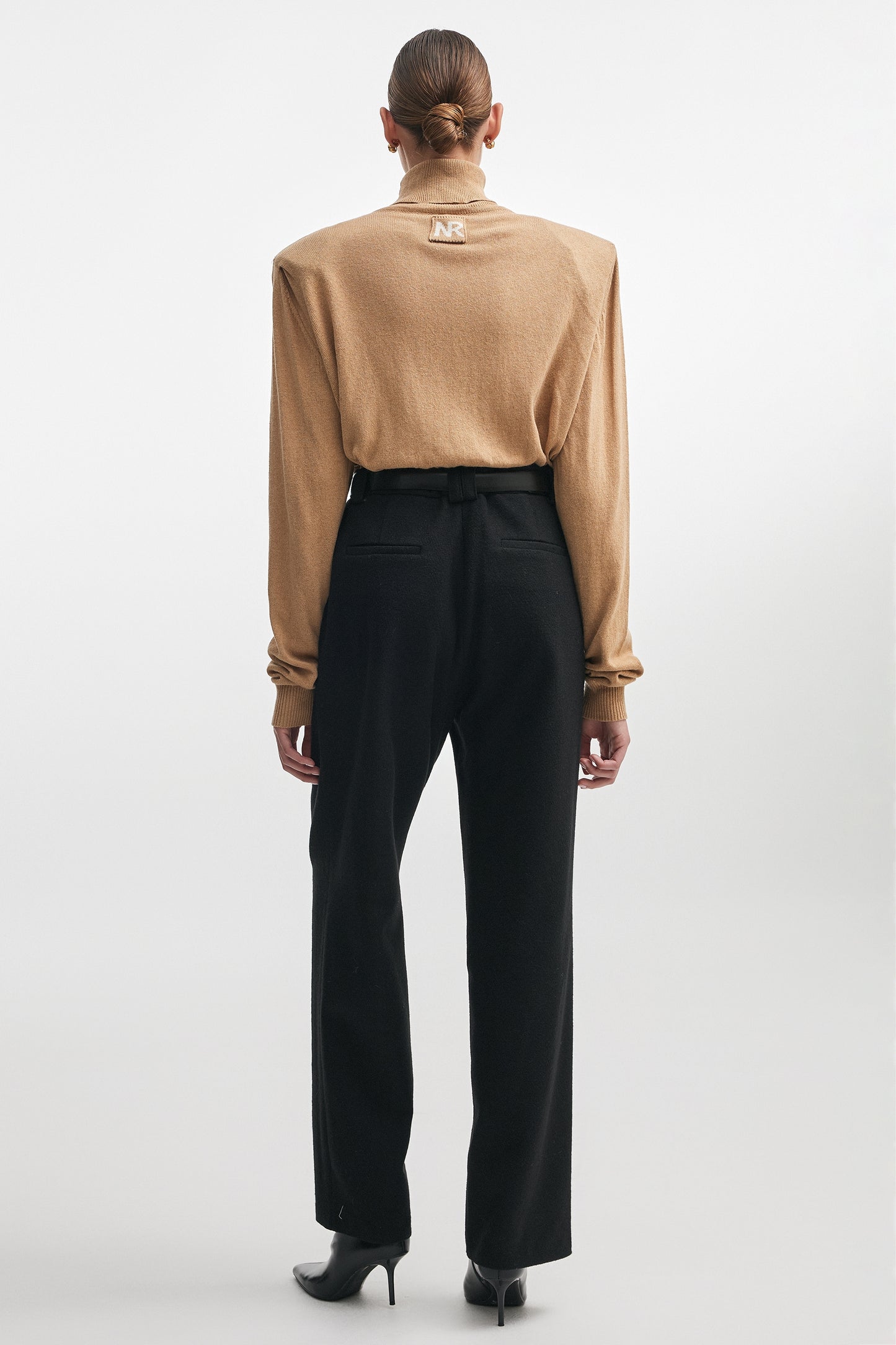 BASICK KNITTED BLOUSE CAMEL
