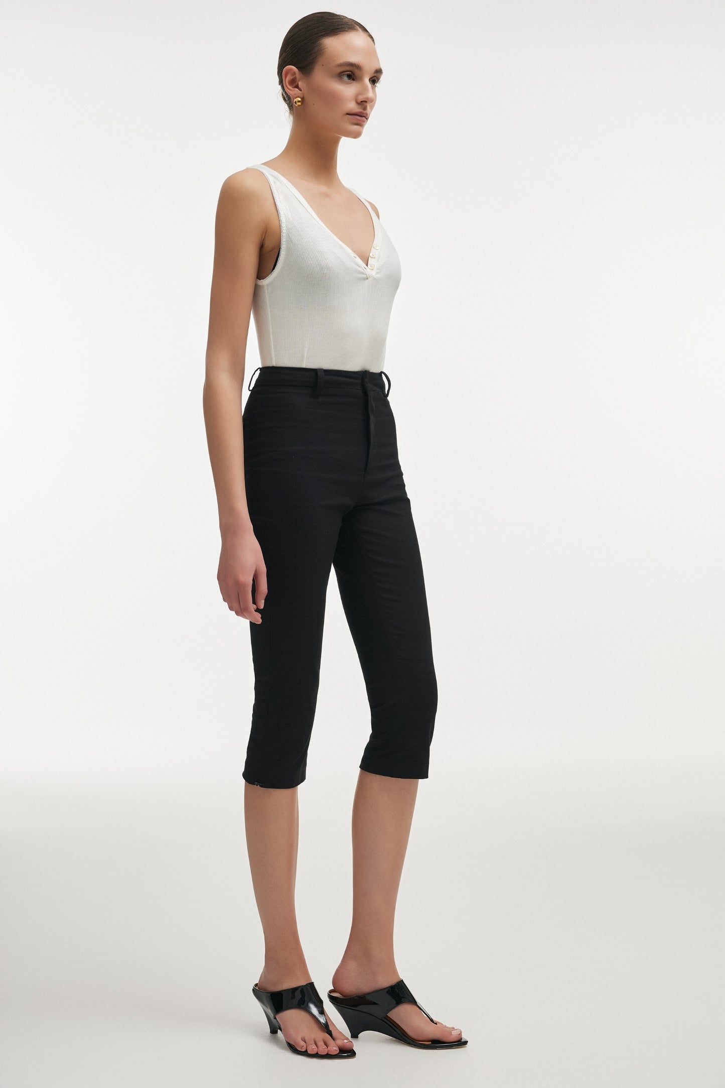 LOLITA CAPRI TROUSERS BLACK