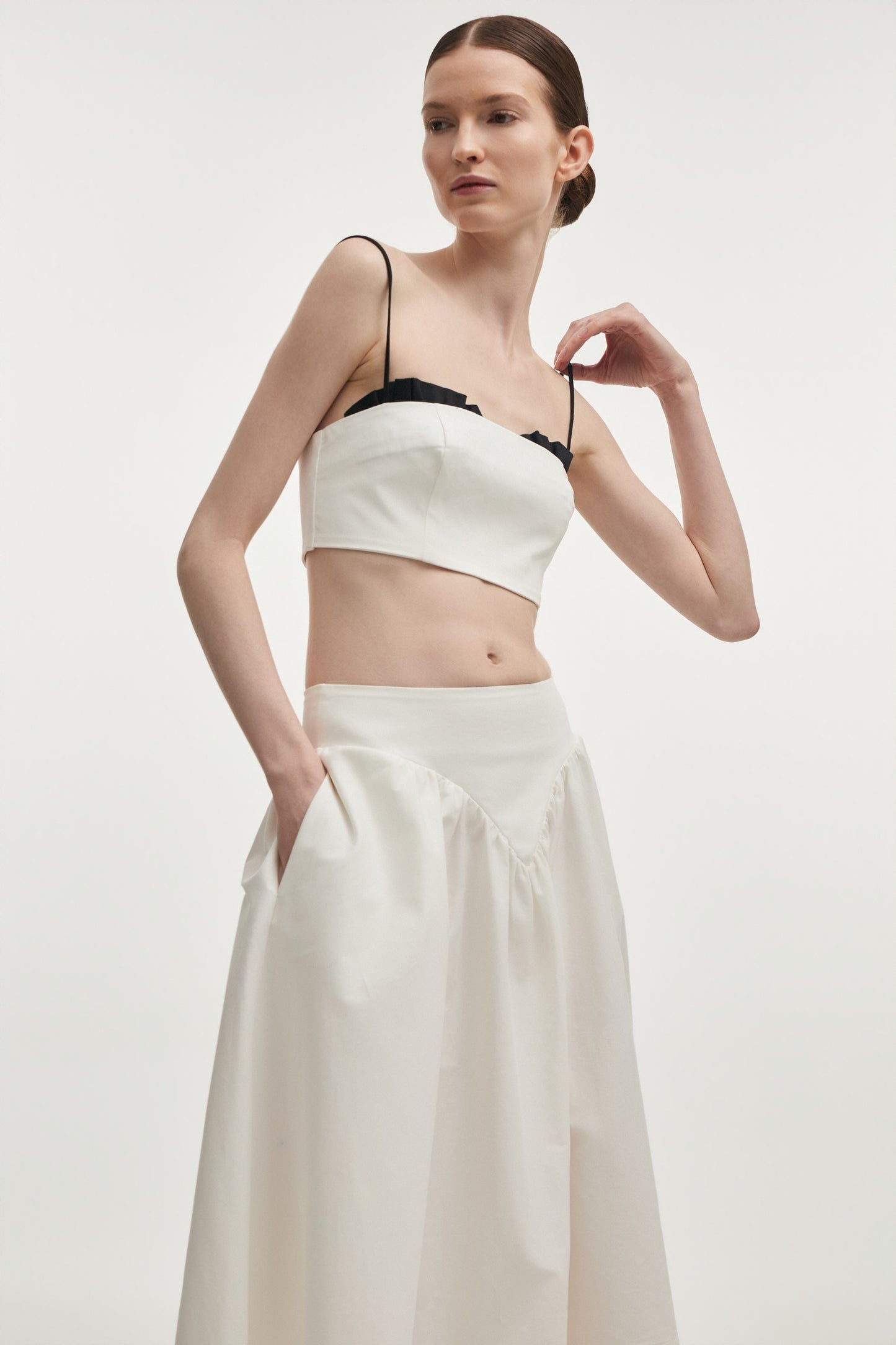 HIBISCUS TOP WHITE/BLACK