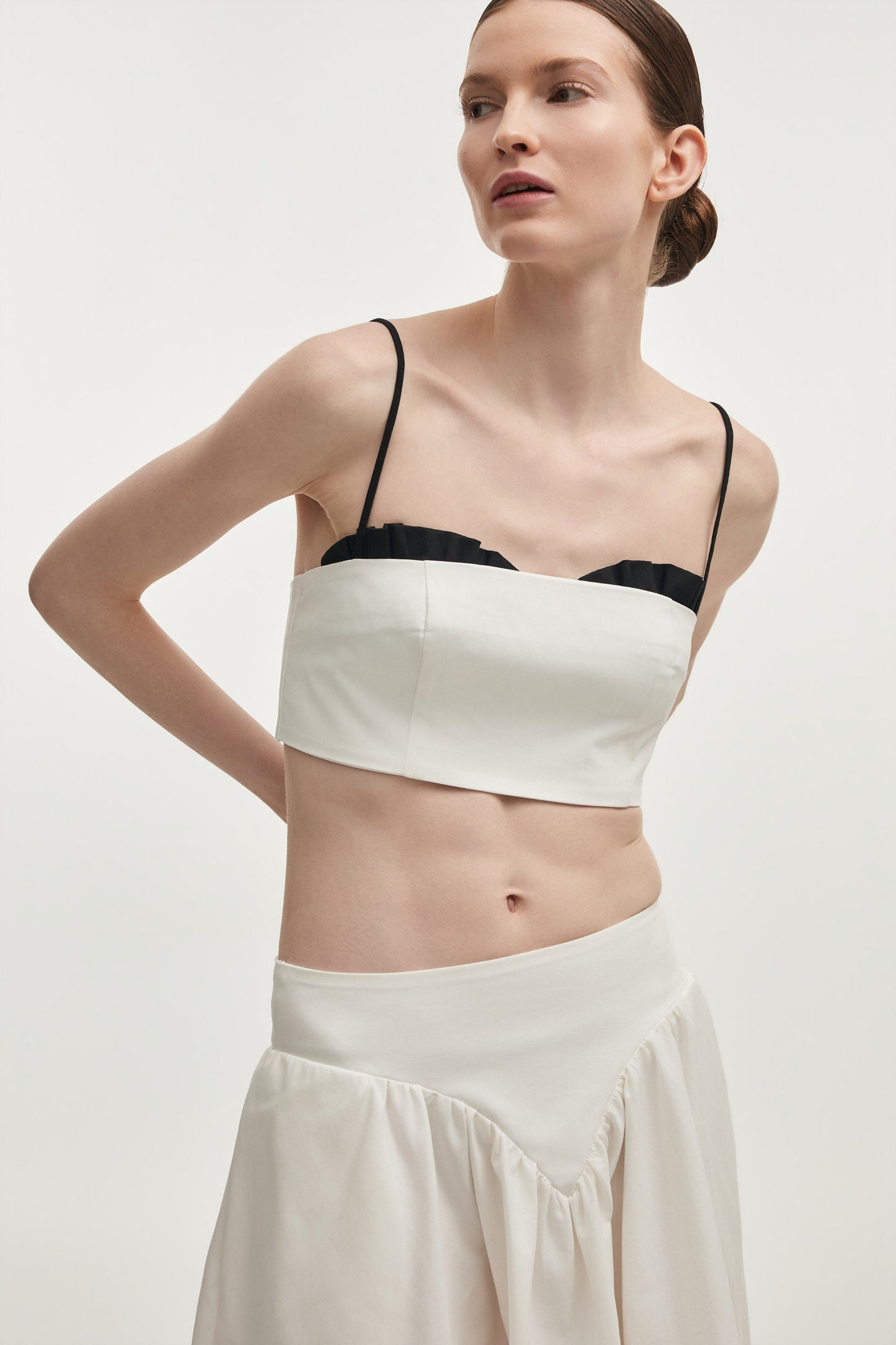 HIBISCUS TOP WHITE/BLACK