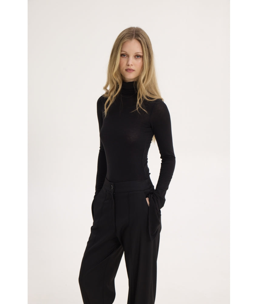 SARAH TURTLENECK TOP