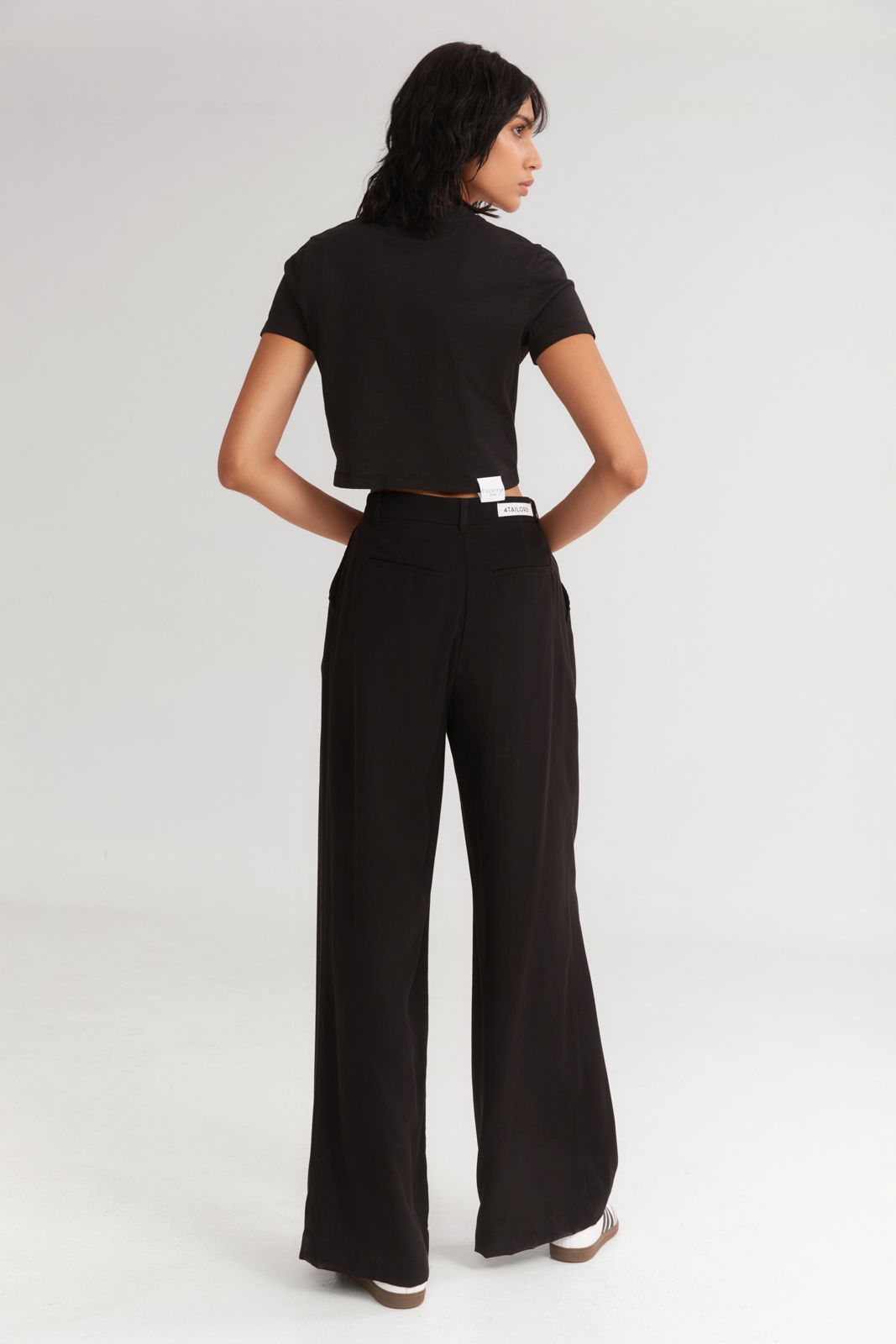 The Sweetener Top Black