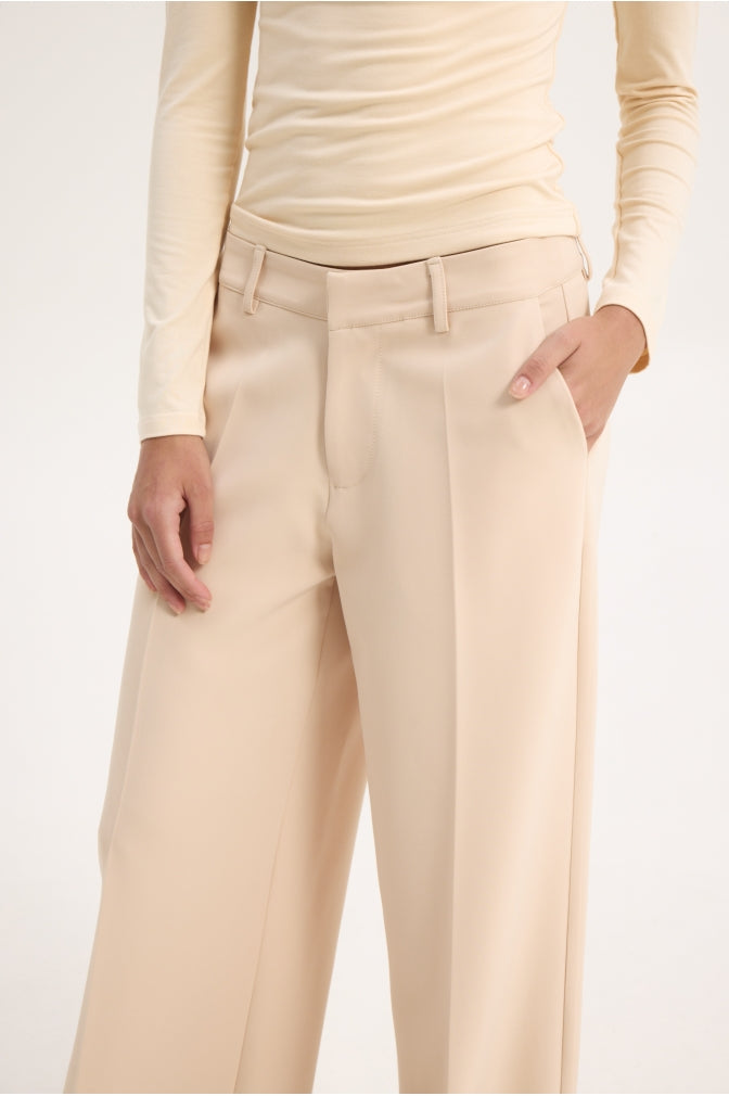 TYRA LOW WAISTED PANTS BEIGE